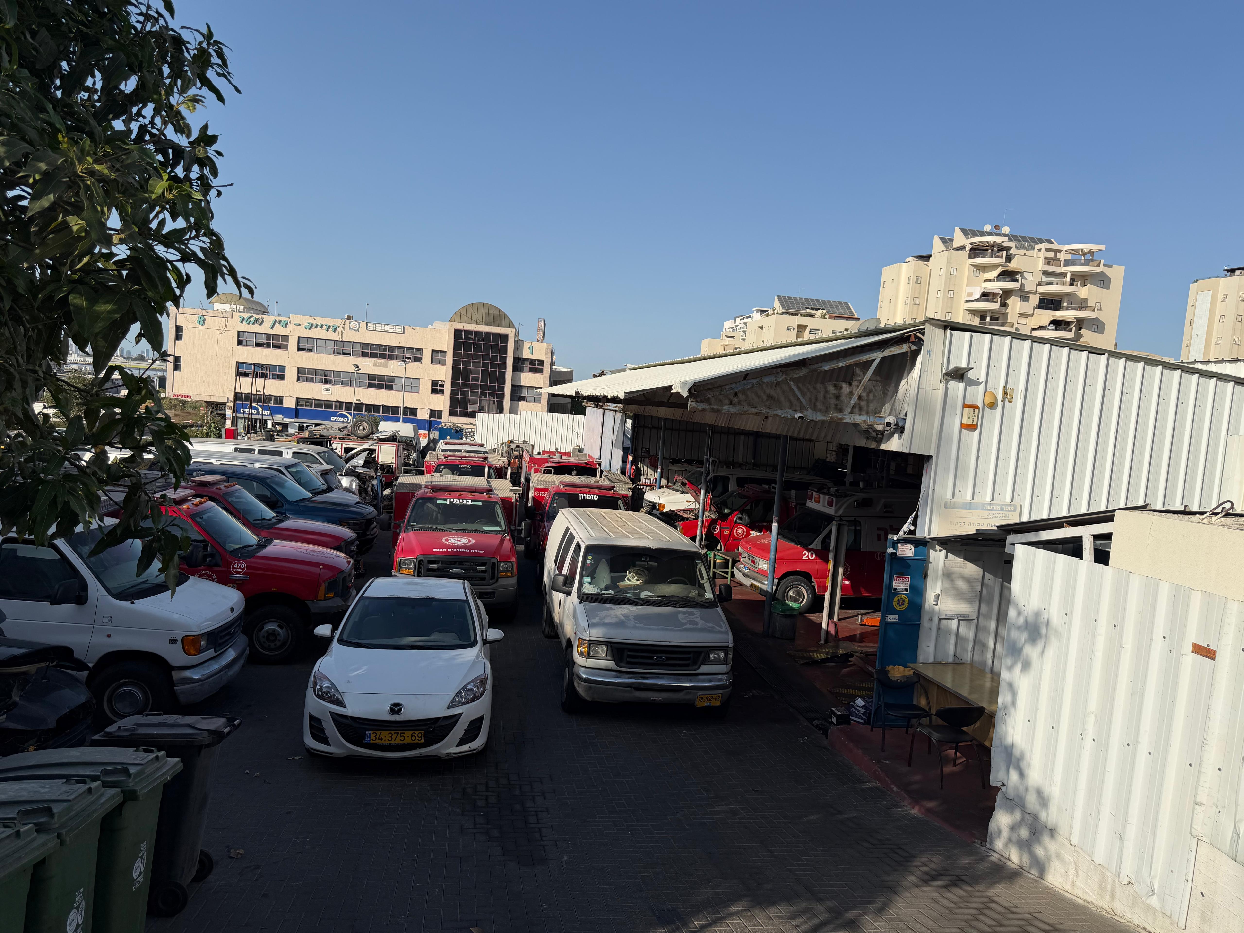 חצר מוסך גארפילד מוטורס בראשון לציון